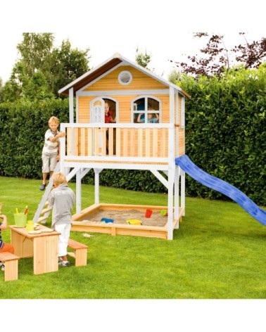 Maisonnette en bois brun/ blanc sur pilotis avec toboggan bleu