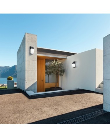 Applique d'extérieur en plastique noir