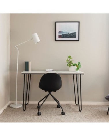 Chaise de bureau design à roulette en plastique noir