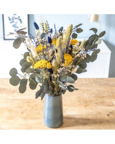 Bouquet de fleurs séchées à base de lavande et d'eucalyptus