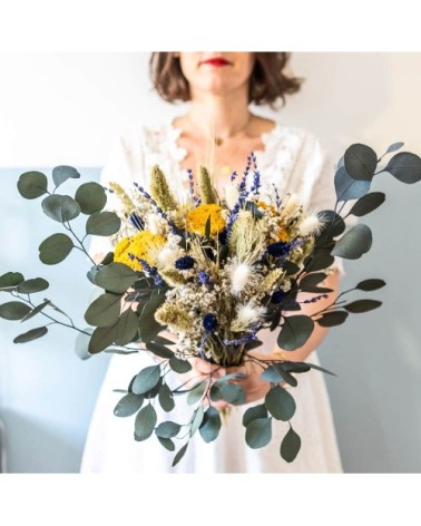 Bouquet de fleurs séchées à base de lavande et d'eucalyptus