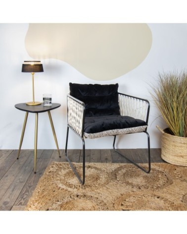 Fauteuil en velours lisse beige pieds en métal noir