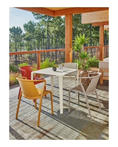 Fauteuil de jardin empilable en polypropylène renforcé moutarde