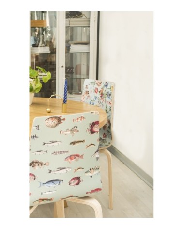 Chaise en bois de bouleau avec imprimé à poissons