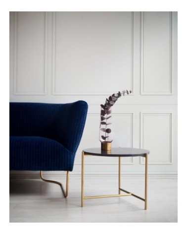 Table métallisée en marbre et fer noir.