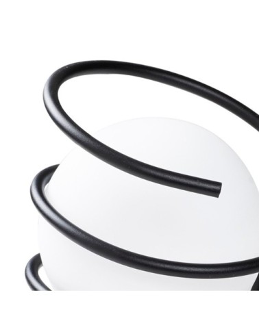 Lampe de table sphère en verre blanc entourée d'une spirale noire