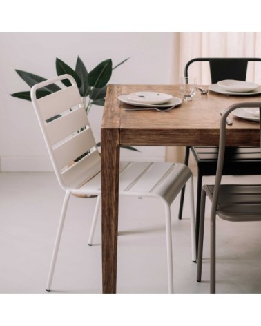 Chaise en métal blanche