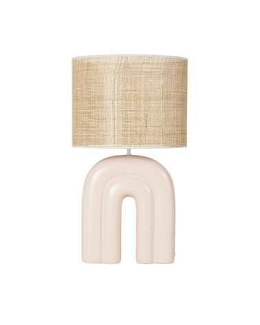 Lampe en céramique rose poudrée sculptée et abat-jour en rabane tressé