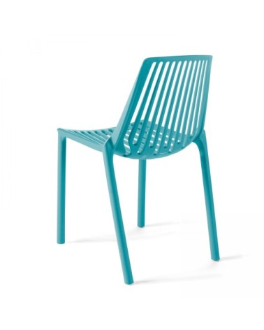 Chaise de jardin ajourée en plastique bleu