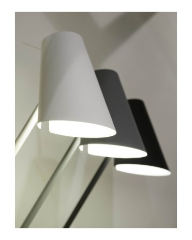 Lampadaire noir finition gomme H139cm