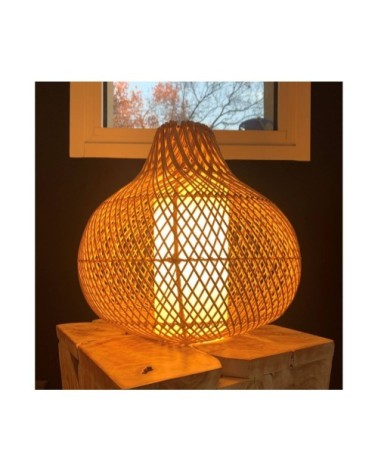 Suspension en rotin avec abat-jour blanc