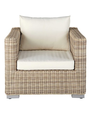 Fauteuil de jardin en résine tressée beige et coussins écrus