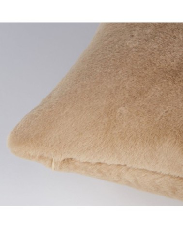 Coussin en polyester recyclé imitation fourrure moka 45x45