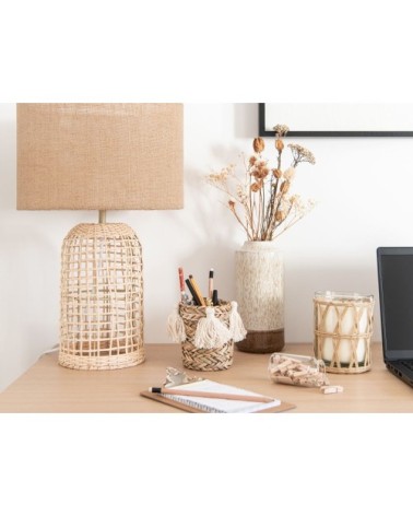 Lampe en rotin tressé et abat-jour en lin beige