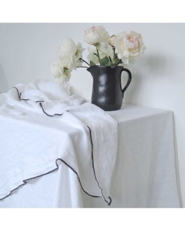 Nappe en lin lavé et surjet