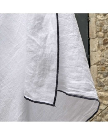 Nappe en lin lavé et surjet