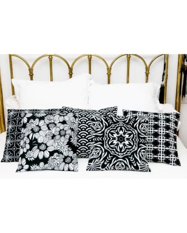 Coussin velours carré imprimé motifs noir et blanc 60x60