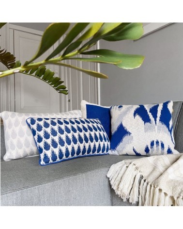 Coussin ikat tricoté bleu 50x50