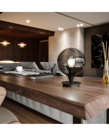 Lampe à poser design en métal noir et verre fumé