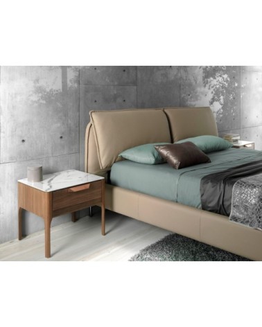 Table de chevet en noyer et verre marblé