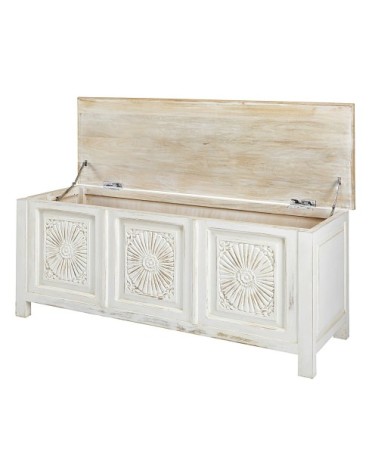 Coffre sculpté en manguier massif blanc vieilli