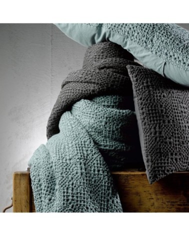 Jeté stonewashed  en coton vert de gris 260 x 260
