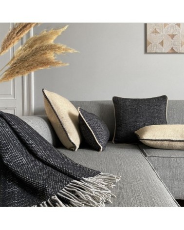 Coussin carré en laine recyclée noir corbeau 50x50