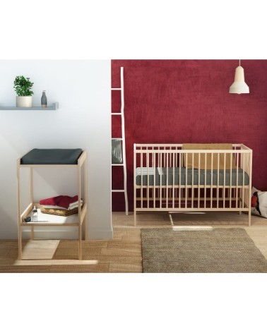 Chambre bébé lit et table à langer en bois hêtre brut