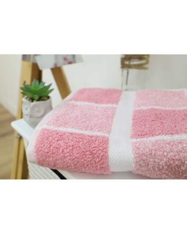 Drap de douche éponge à carreaux en coton rose pâle 70x140 cm
