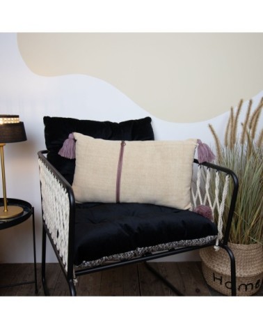 Coussin en coton lavé beige avec pompons rose 30x50