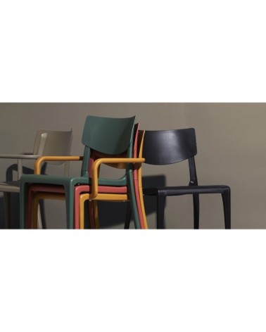 Chaise de jardin empilable en polypropylène renforcé brique