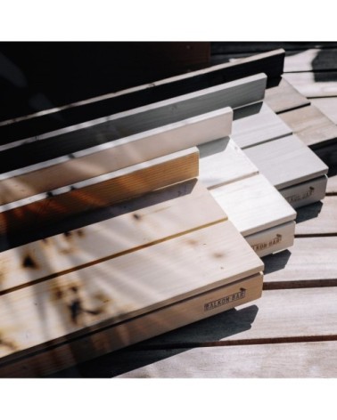 Bar table pour balcon en pin caramel balustrade mural