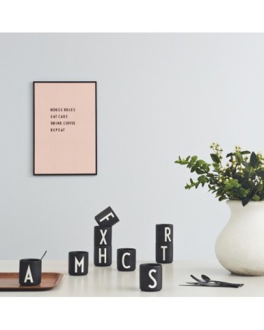 Tasse noire design letters porcelaine noir