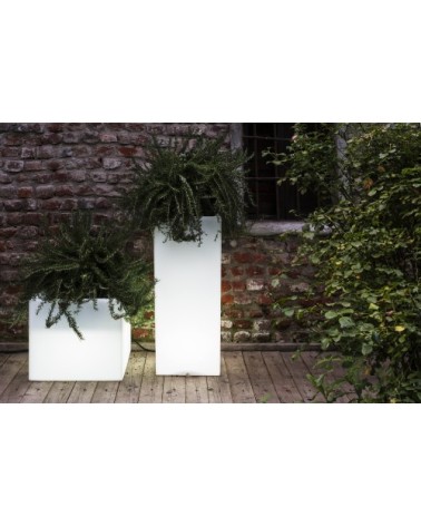 Pot à fleur éclairé en résine recyclable neutre L50cm