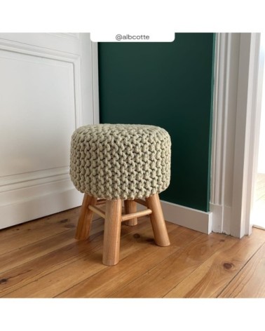 Petit tabouret tricot en coton vert olive