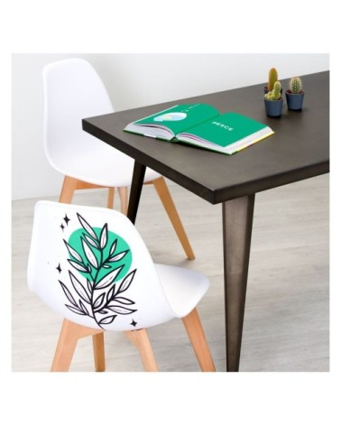 Chaise scandinave modèle unique d'artiste