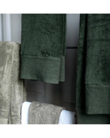 Serviette de toilette finition lin lavé vert anglais 70x140