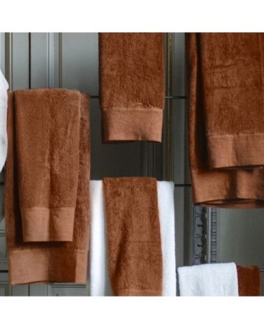 Serviette de toilette finition lin lavé orange foncé 50x100