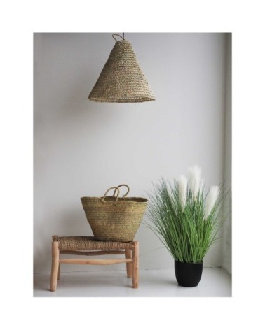 Suspension conique en feuilles de palmier