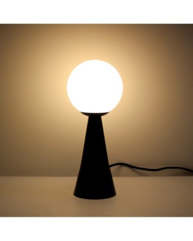 Lampe de table en métal noir