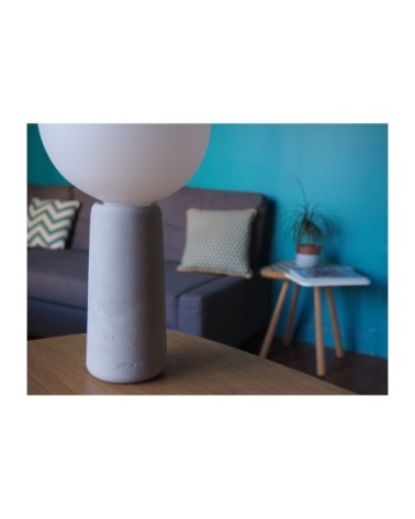 Lampe à poser en béton avec ampoule effet porcelaine