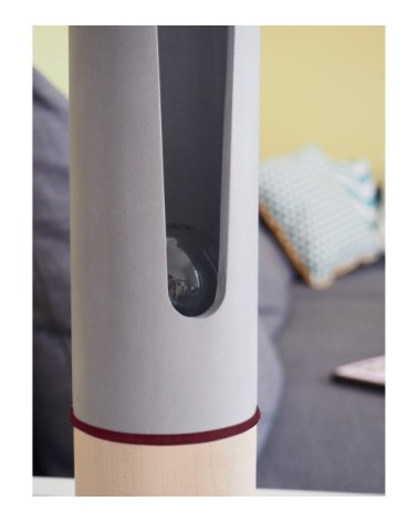 Lampe à poser en bois et béton, anneau feutrine bordeaux