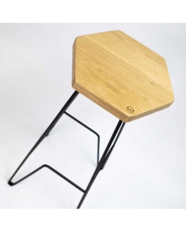 Tabouret bar en chêne massif gravure Wood H79 cm