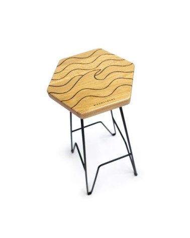 Tabouret bar en chêne massif gravure Wave H79 cm