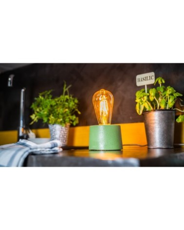 Lampe cylindrique en béton vert fabrication artisanale