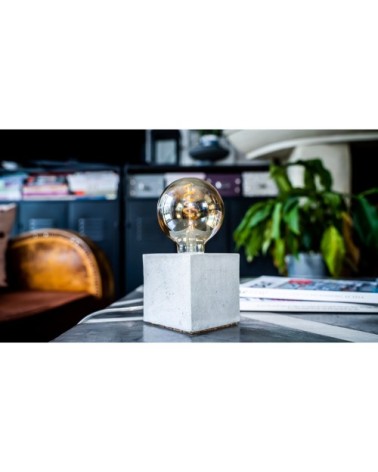 Lampe cube en béton beige fabrication artisanale