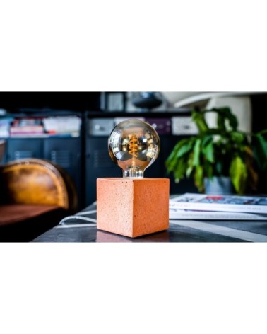 Lampe cube en béton orange fabrication artisanale