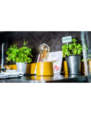 Lampe cylindrique en béton jaune fabrication artisanale