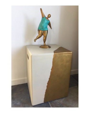 Bout de canapé béton blanc et or