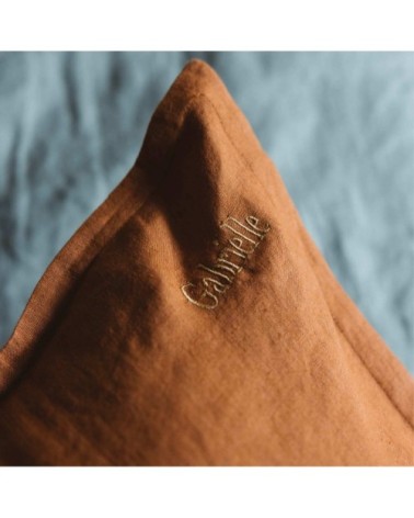 Taie d'oreiller en lin lavé caramel 65 X 65